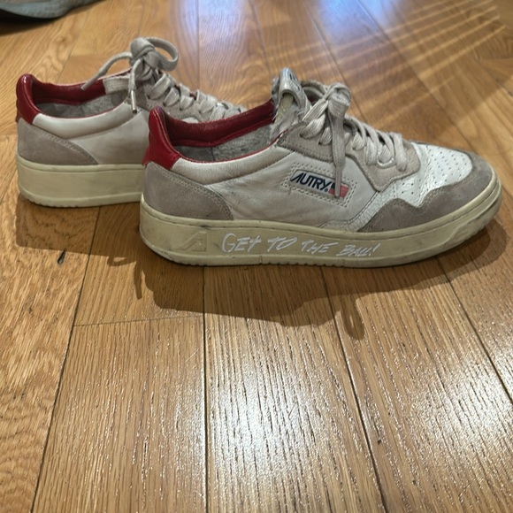 Autry Women's Medalist Sneakers - Get To The Ball! - Picture 4 of 4